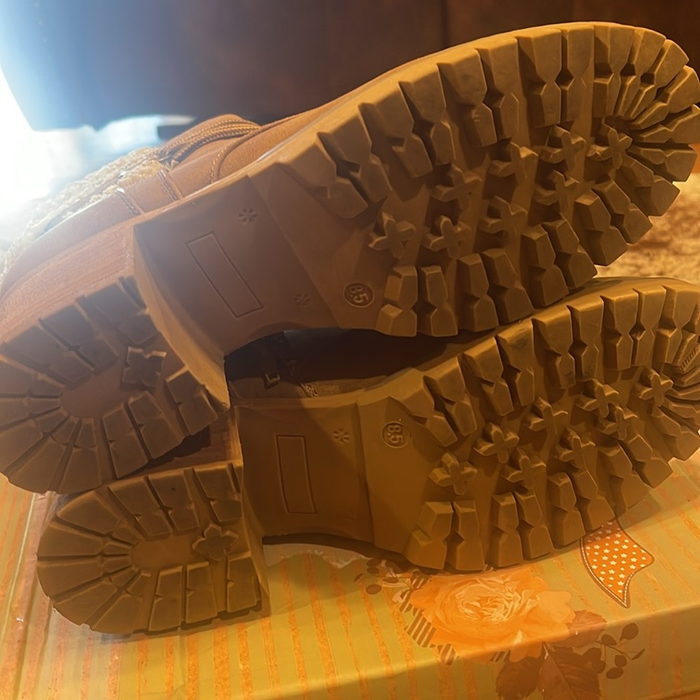 Euc. Booties. - image 5